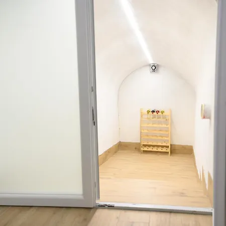 Visit Rome From A Quiet Place Apartment *